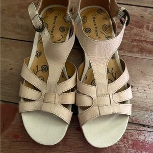 BareTraps Light Beige T-Strap Leather Sandals